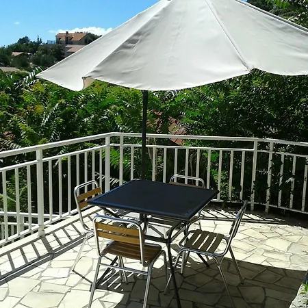 Appartement 1 *